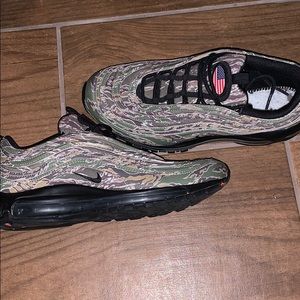 Nike air max camo